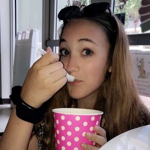 Meet your Posher, Madeleine